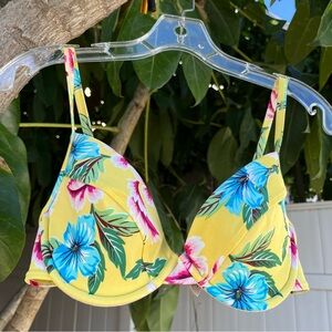 Vintage Y2K 2004 Victoria’s Secret Yellow Bikini Top with a Tropical Leaf Print